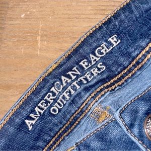 Size 6 lowrise, never worn and they have been in my dresser for 2-3 years